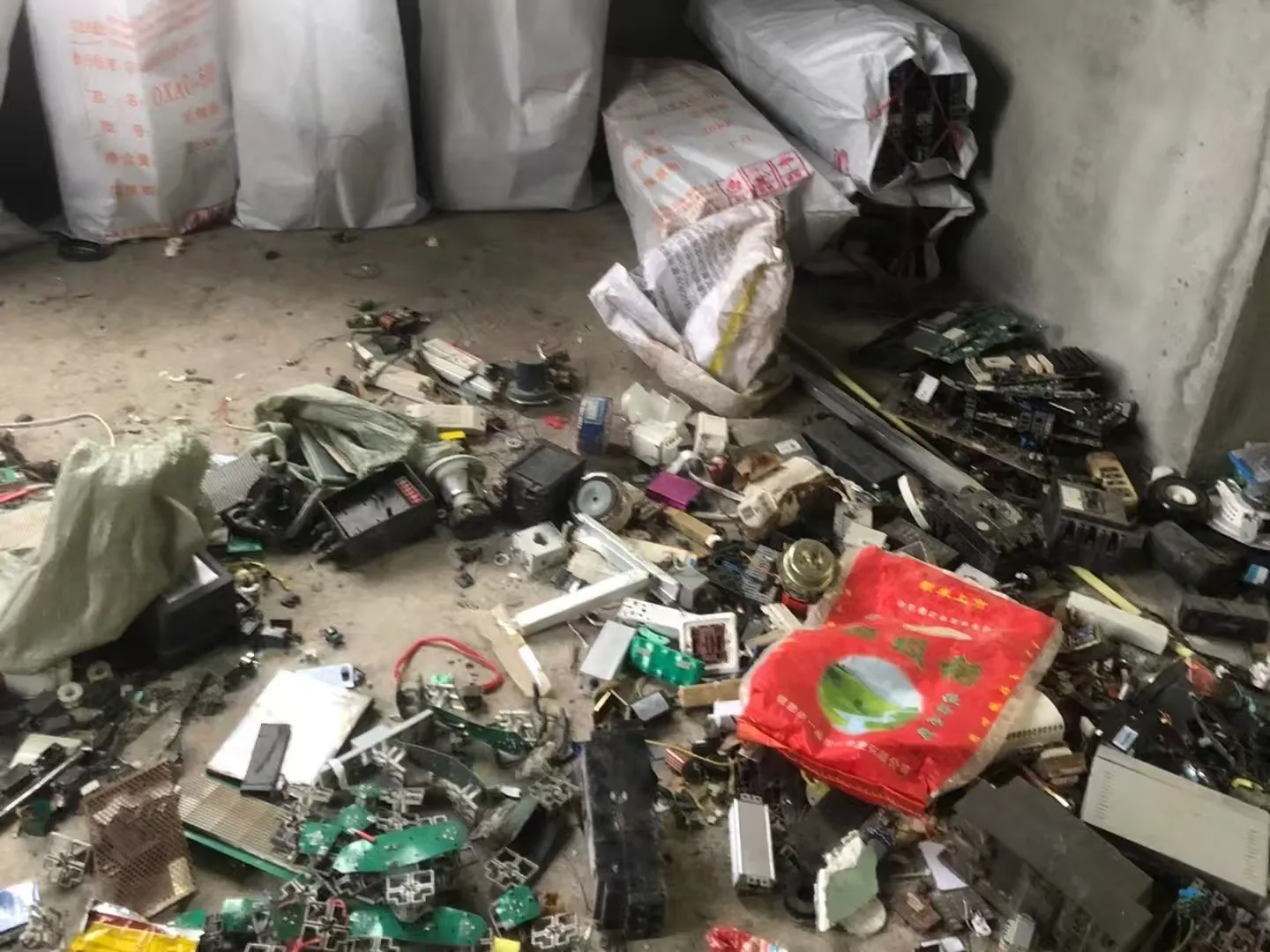 单号网购买：废线路板回收行业的利润与门道揭秘，教你如何从中赚取高额收益