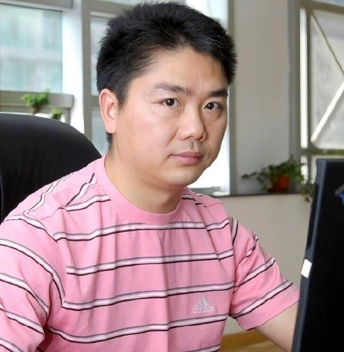 天天代发礼品网：刘强东的创业热情与战略决策，从33岁到如今的坚持与成功