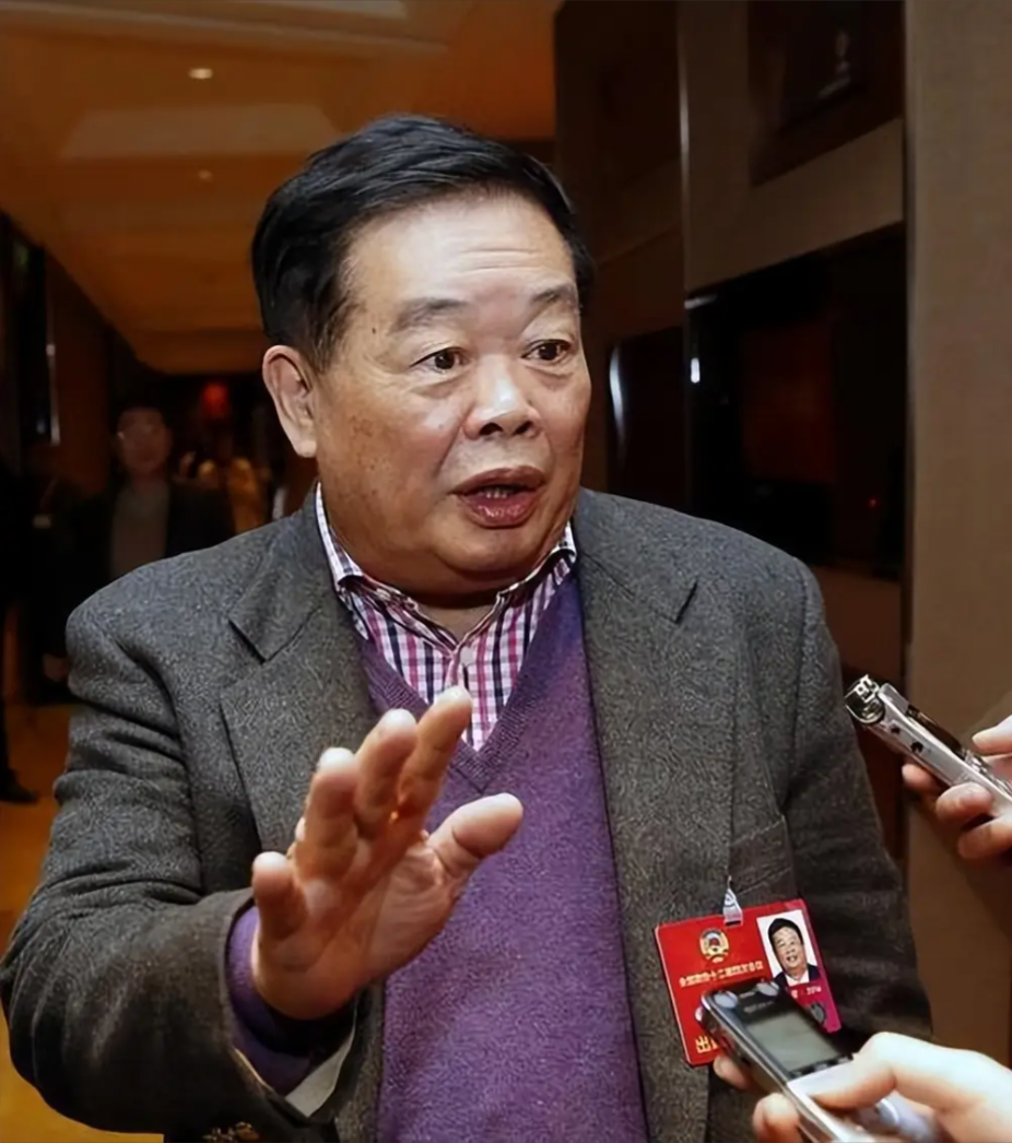 代发鸟官网：明星带货的背后，高收入群体与底层生存空间的争夺