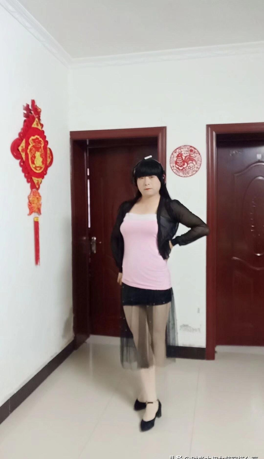 代发鸟：男生穿裙子潮流崛起，勇敢尝试新风格引发热潮