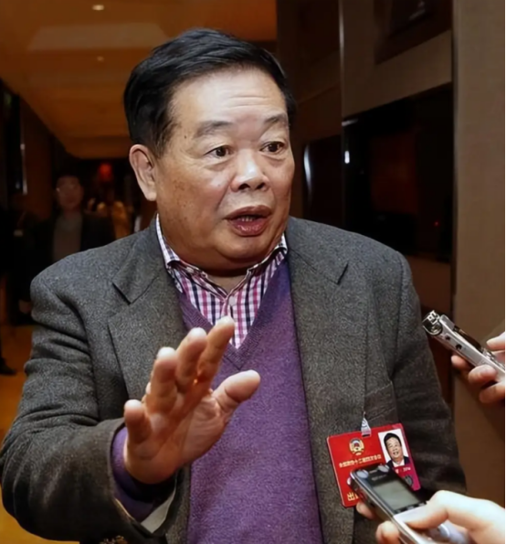 代发鸟入口：曹德旺，明星带货影响底层生存，需反思社会责任与公平
