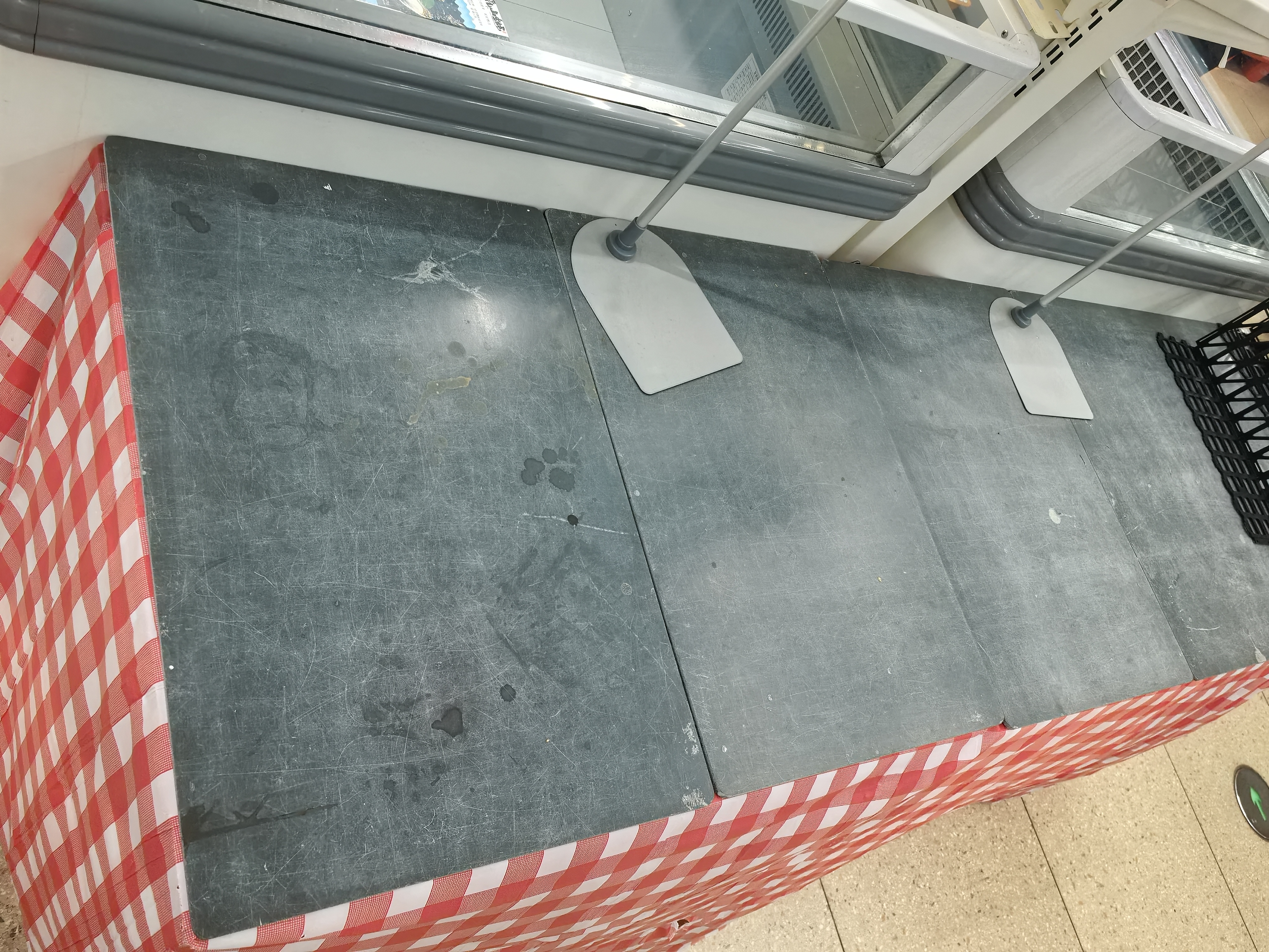 代发鸟官网：上海盒马超市“超盒算”遭遇货架空空现象，消费降级？