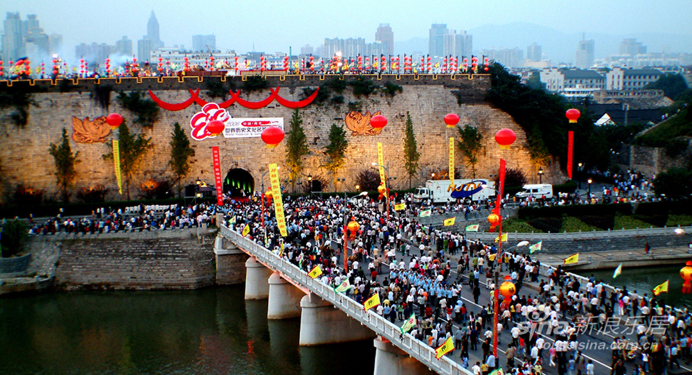 代发鸟安全吗：南京旅游热潮揭秘，古都如何吸引全国游客的关注与创新