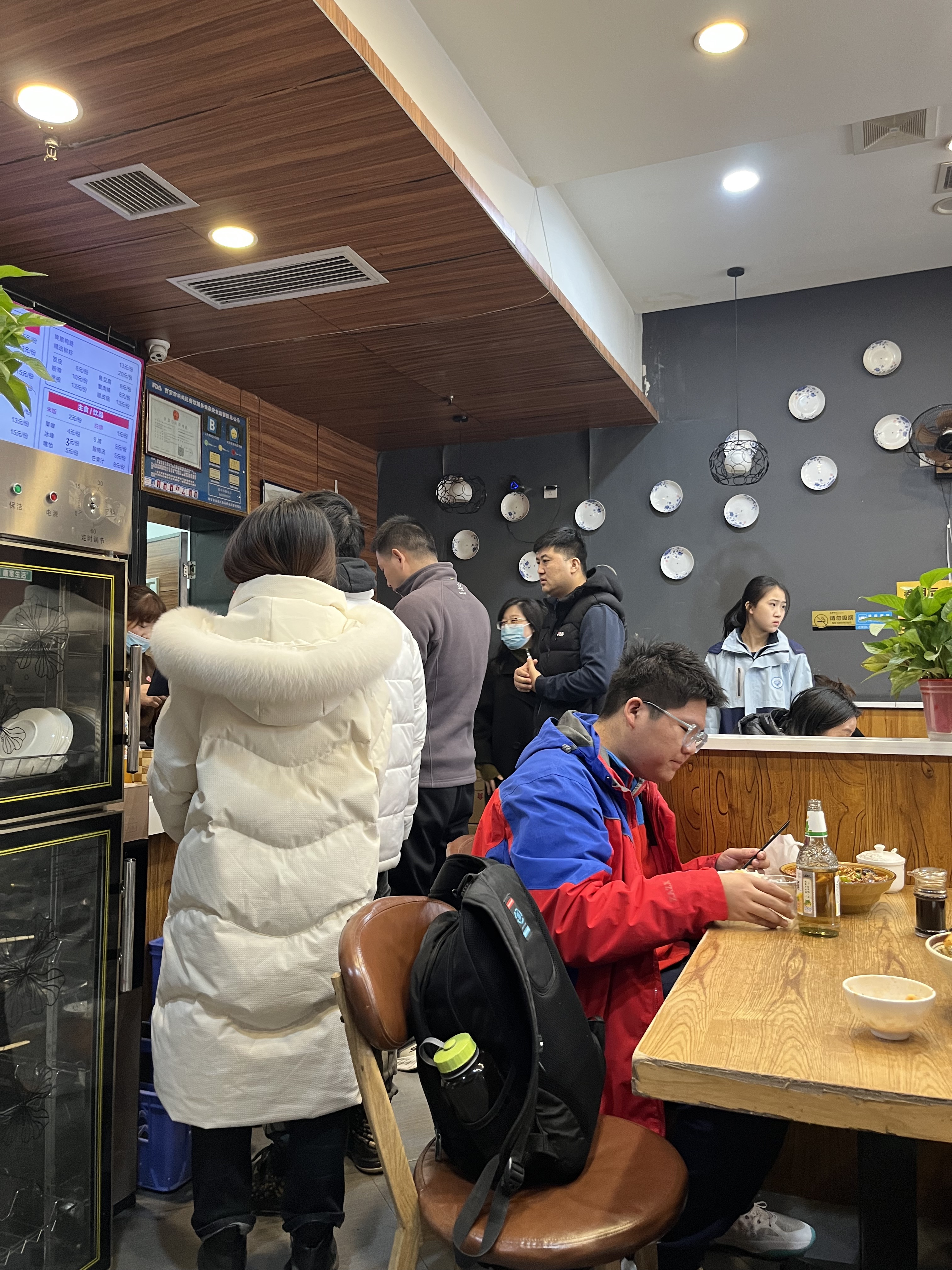 代发鸟靠谱吗：新手创业者如何通过毛记冒菜的口味标准化赢得顾客信赖