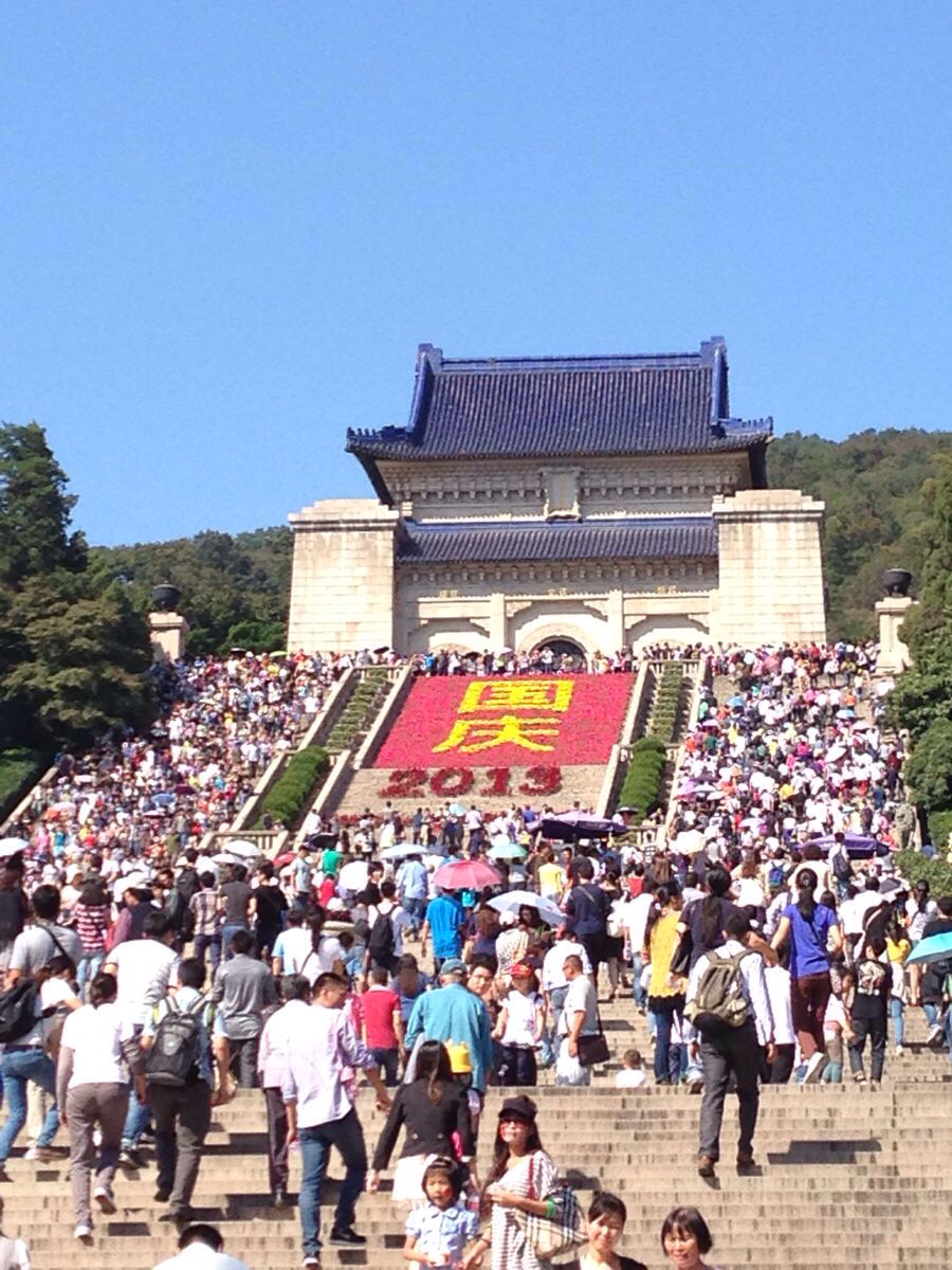 代发鸟安全吗：南京旅游热潮揭秘，古都如何吸引全国游客的关注与创新