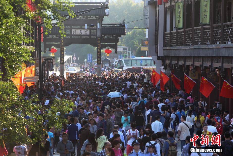 代发鸟安全吗：南京旅游热潮揭秘，古都如何吸引全国游客的关注与创新