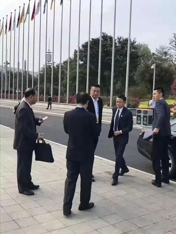 魅力狗：马化腾与刘强东，互联网巨头的成长轨迹与公众形象对比分析