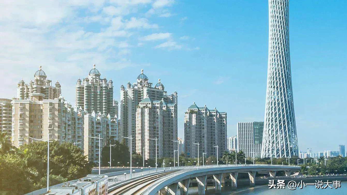 小评评助手怎么用：2025年中国经济新起点，广东14万亿与上海5万亿双重突破分析