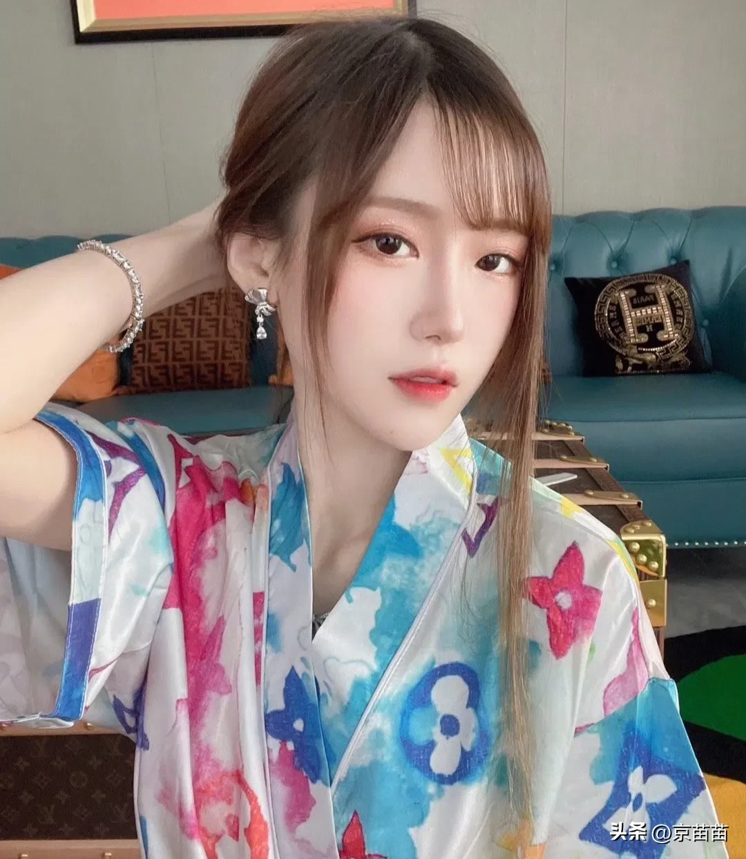 小Q助手靠谱吗：腐团儿，从小主播到行业标杆，展现真实与努力的魅力之路