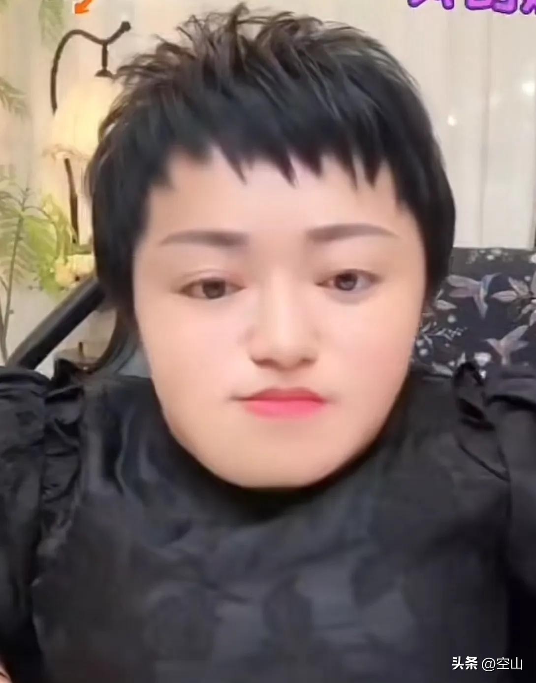 快火助手怎么用：姐姐给弟弟转账一万引发争议，亲情与经济支援的困局解析