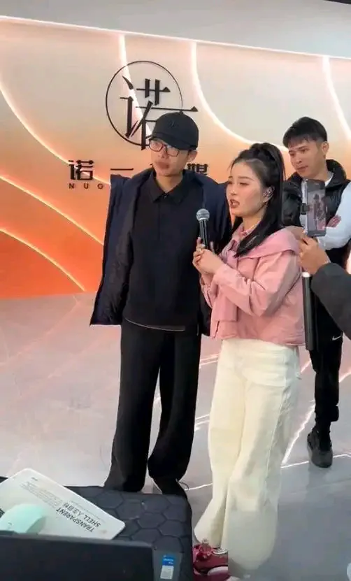 多多留评官网：郭有才的爆红背后，资本操控与年轻人价值观迷失