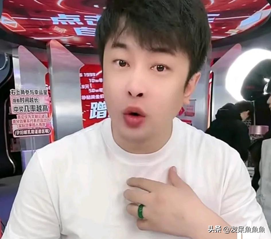 小Q助手：辛巴与FZ方丈为何从合作到决裂？背后原因揭秘！