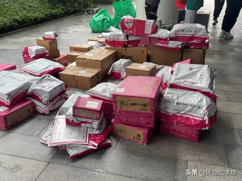 小评评助手入口：唯品会财报解析，低谷中的坚守与高价值用户的优势