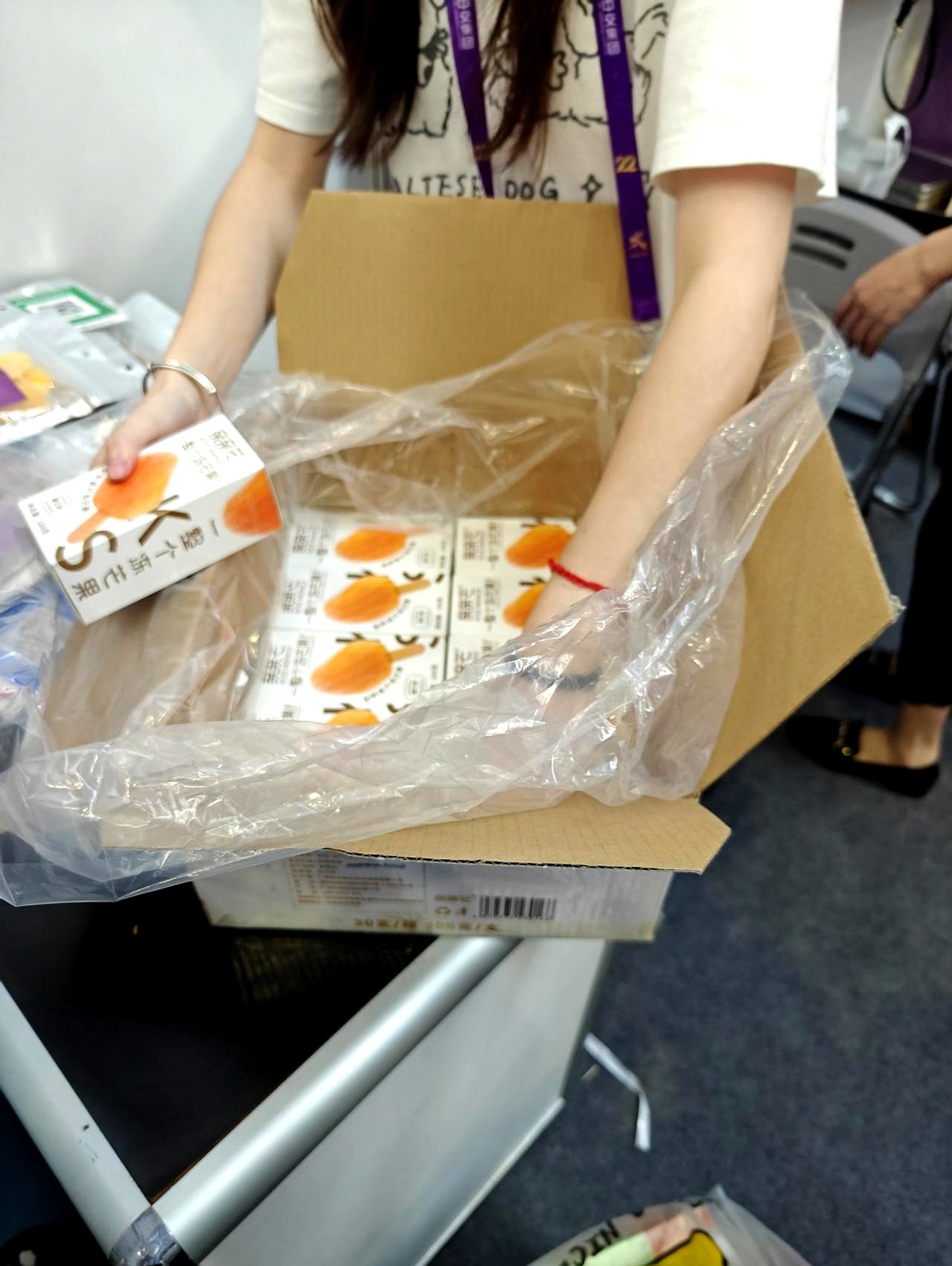 超单助手软件下载：10元芒果雪糕，减法营销下的水果爆款与市场挑战