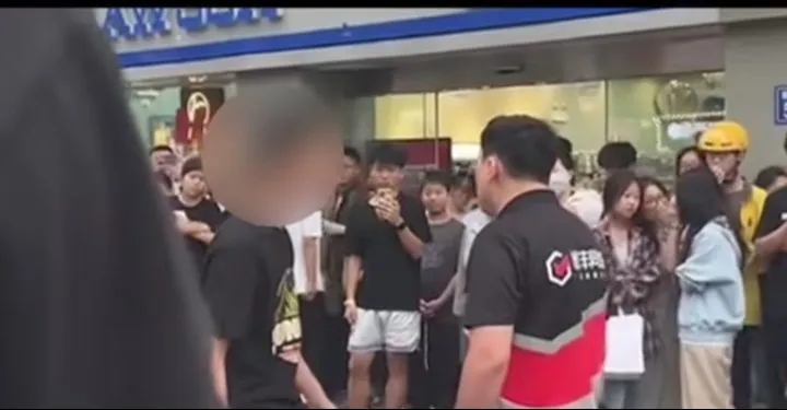 多多自动批发：为了爱情放弃高薪工作，他却遭女友背叛，真相令人心碎