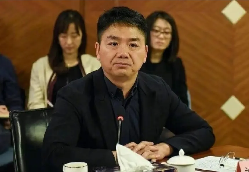 拼多多出评：刘强东的“笨生意经”，京东如何用温情和实惠赢得民心？