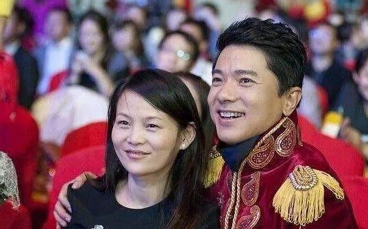 觉醒助手：李彦宏与马东敏，平凡爱情成就百度传奇