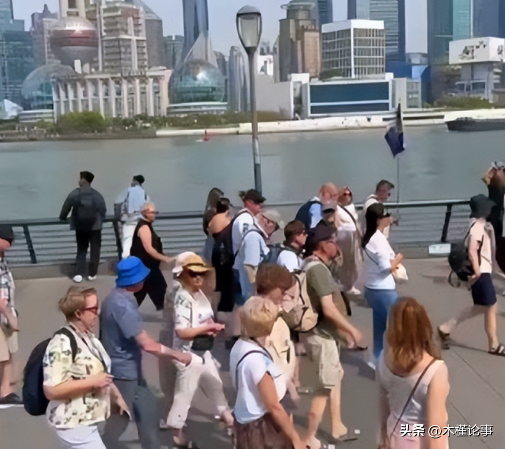 权重大师下载安装：美国游客潮涌中国购物，离境退税政策助推跨境消费新趋势