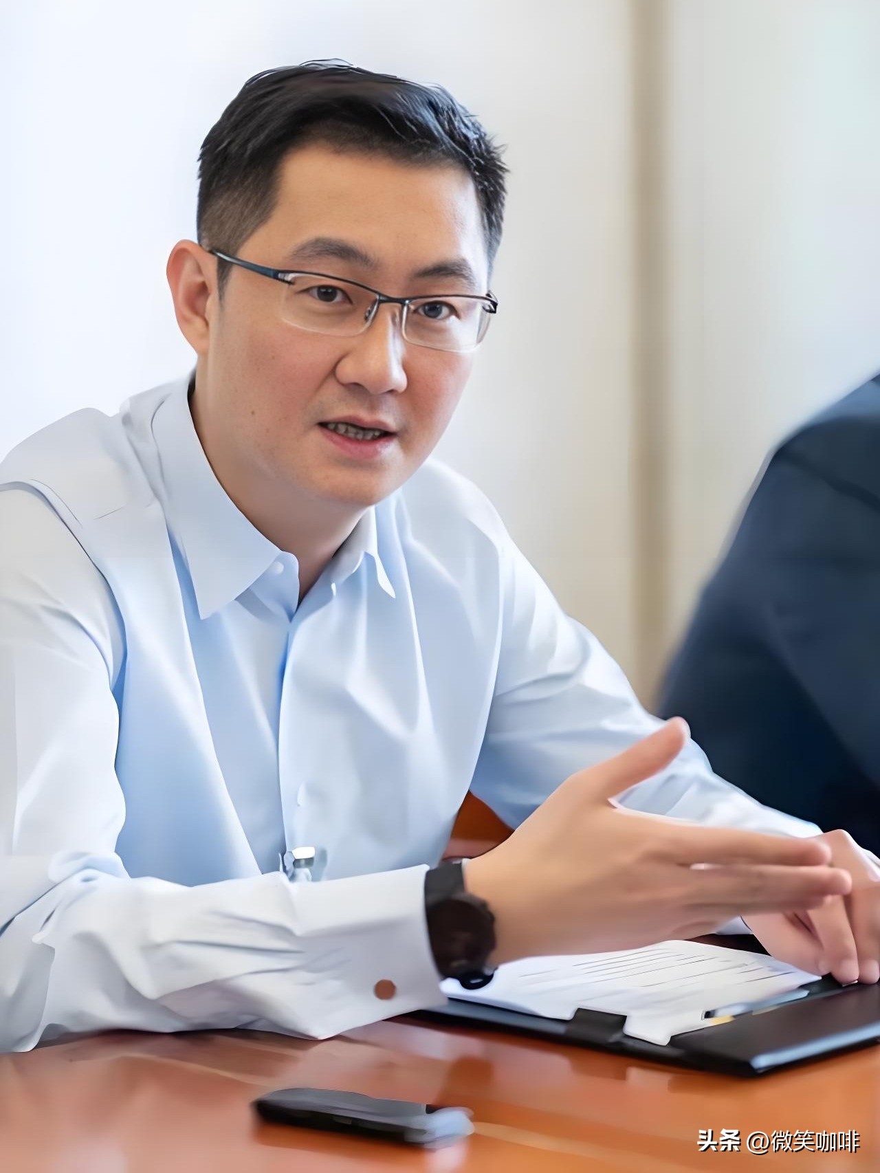TOP助手：阿里巴巴与腾讯的商业模式对比，从张謇和浙商看企业并购与投资联盟策略