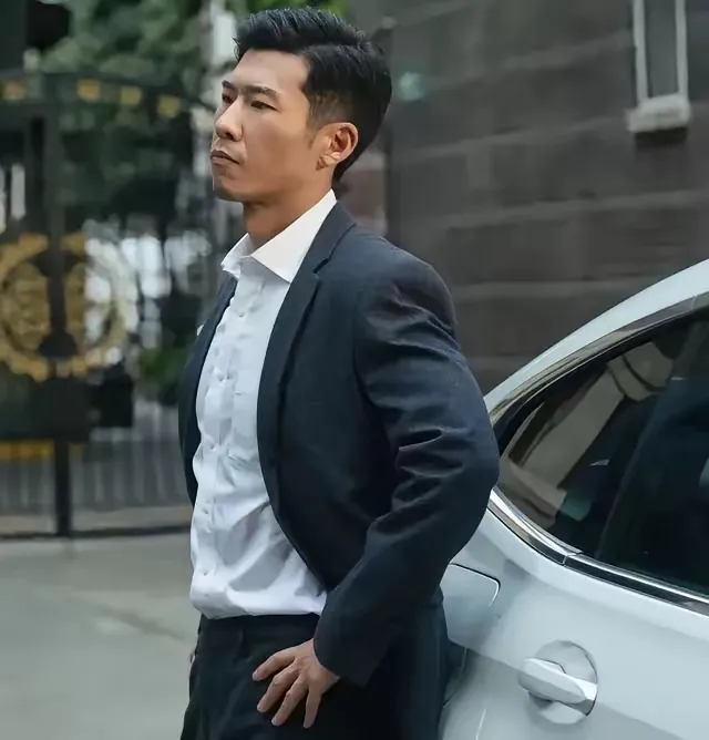 榜单助手卡密：各行业工资现状解析，从保安到程序员的收入对比