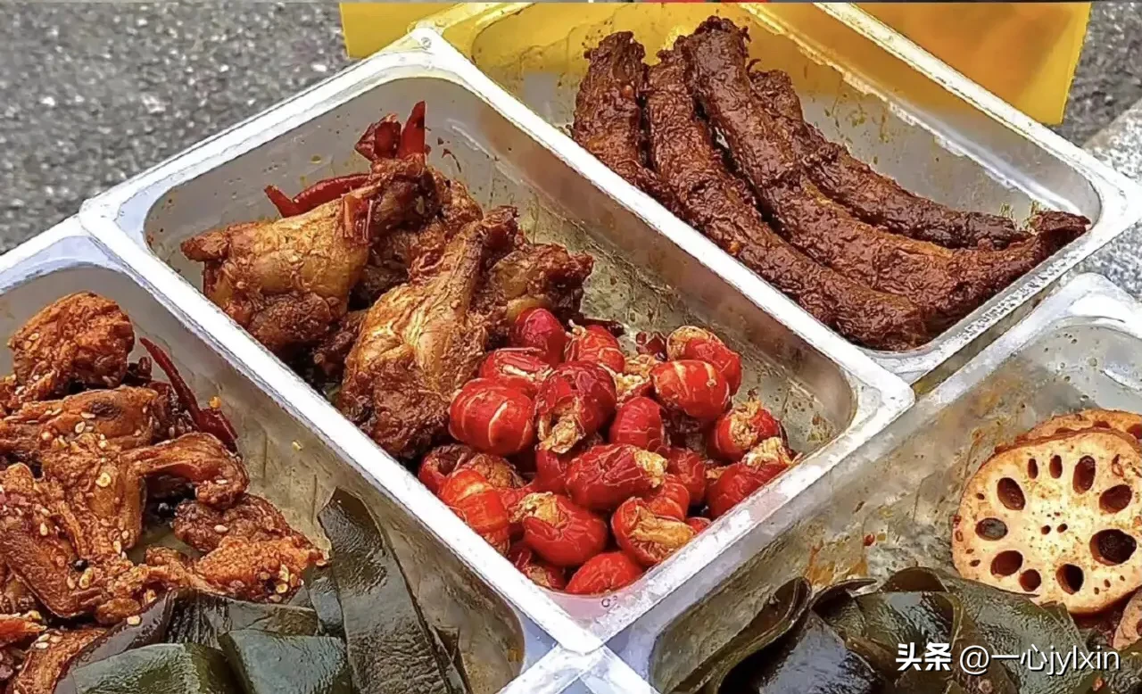 权重大师卡密：周黑鸭与绝味鸭为何销量暴跌？价格上涨导致消费者流失分析