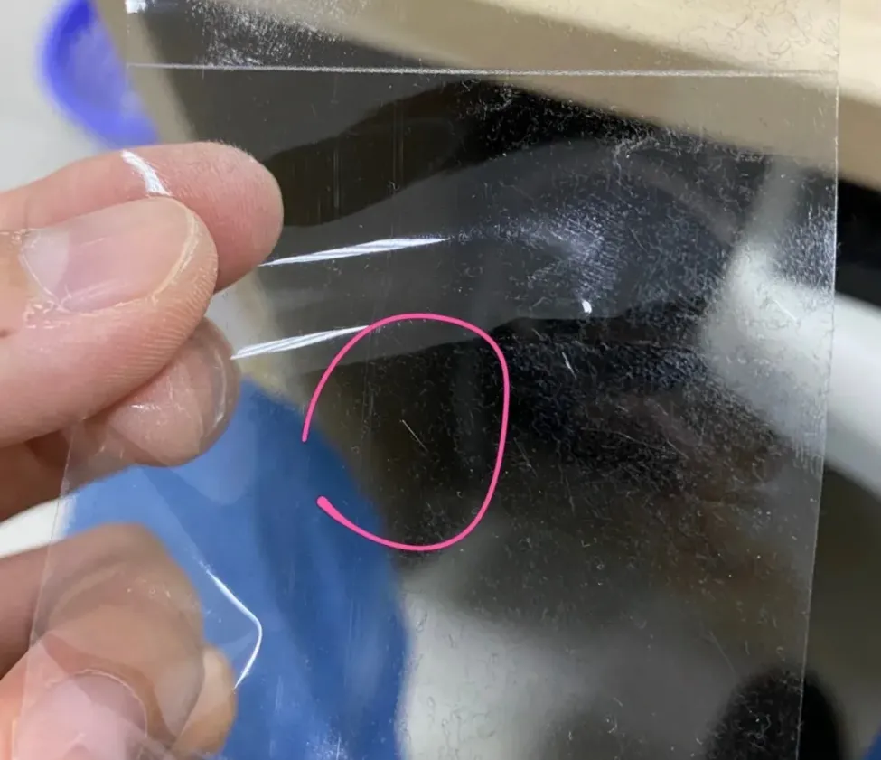 星云助手：网购需警惕！隐形玻璃纤维伤眼事件频发，拆快递要小心
