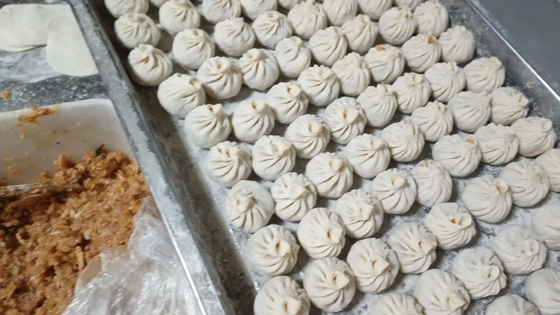 51助手软件官网：忙碌早餐店的生活与挑战，家庭团结的温暖时刻