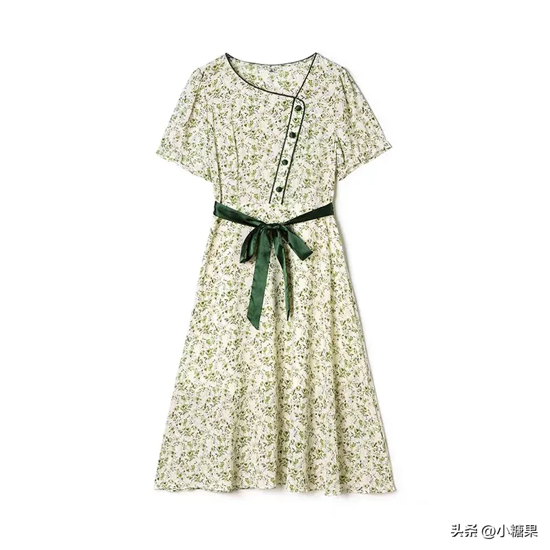 星云助手官网入口：开店卖衣服的艰辛，那些令人无奈的人情往来与偷盗事件