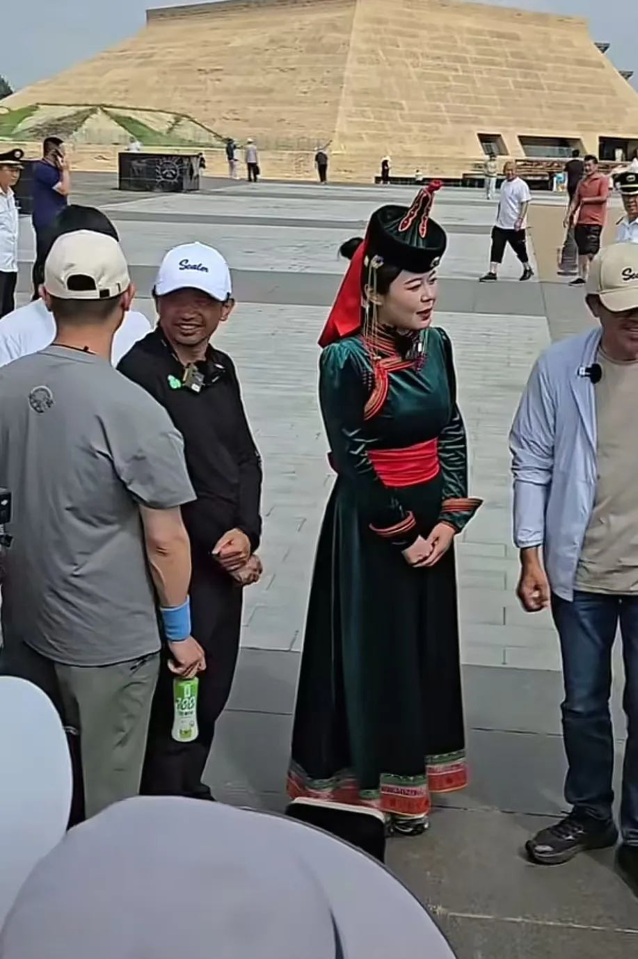 51助手拼多多：俞敏洪直播发飙，指责景点限制游客影响名声与形象