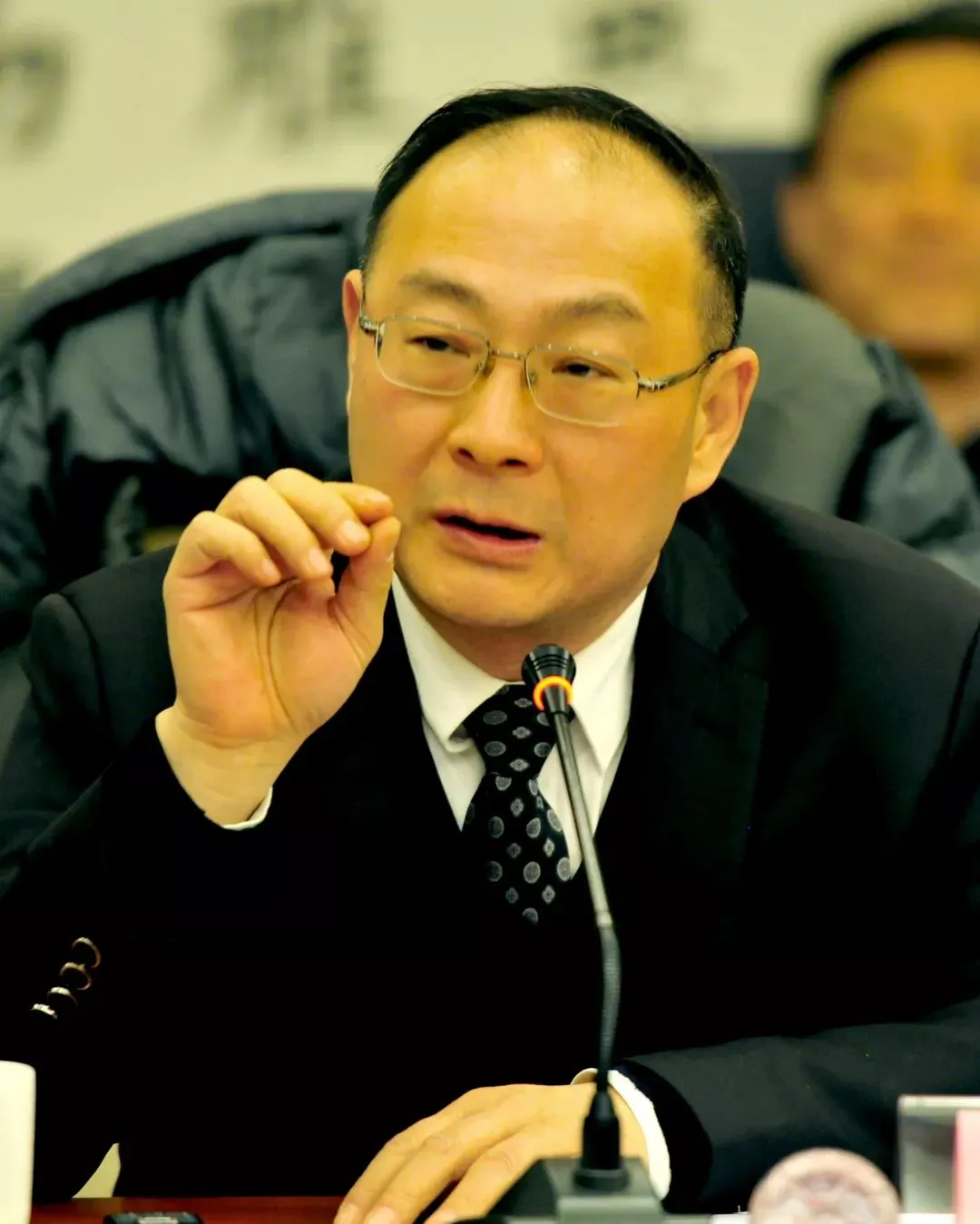 大白出评：中国军火销售排名第十，金灿荣与张召忠对国防投入的深刻反思