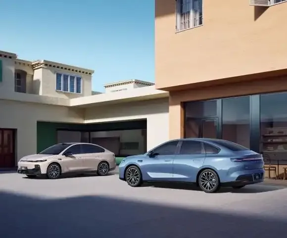 皮皮助手开团软件：零跑B01首秀，年轻人的高品质智能纯电轿车引领新能源市场新潮流