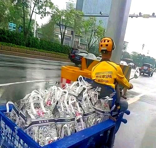 Q助手拼多多：外卖补贴大战，谁能在烧钱之后留住消费者习惯？