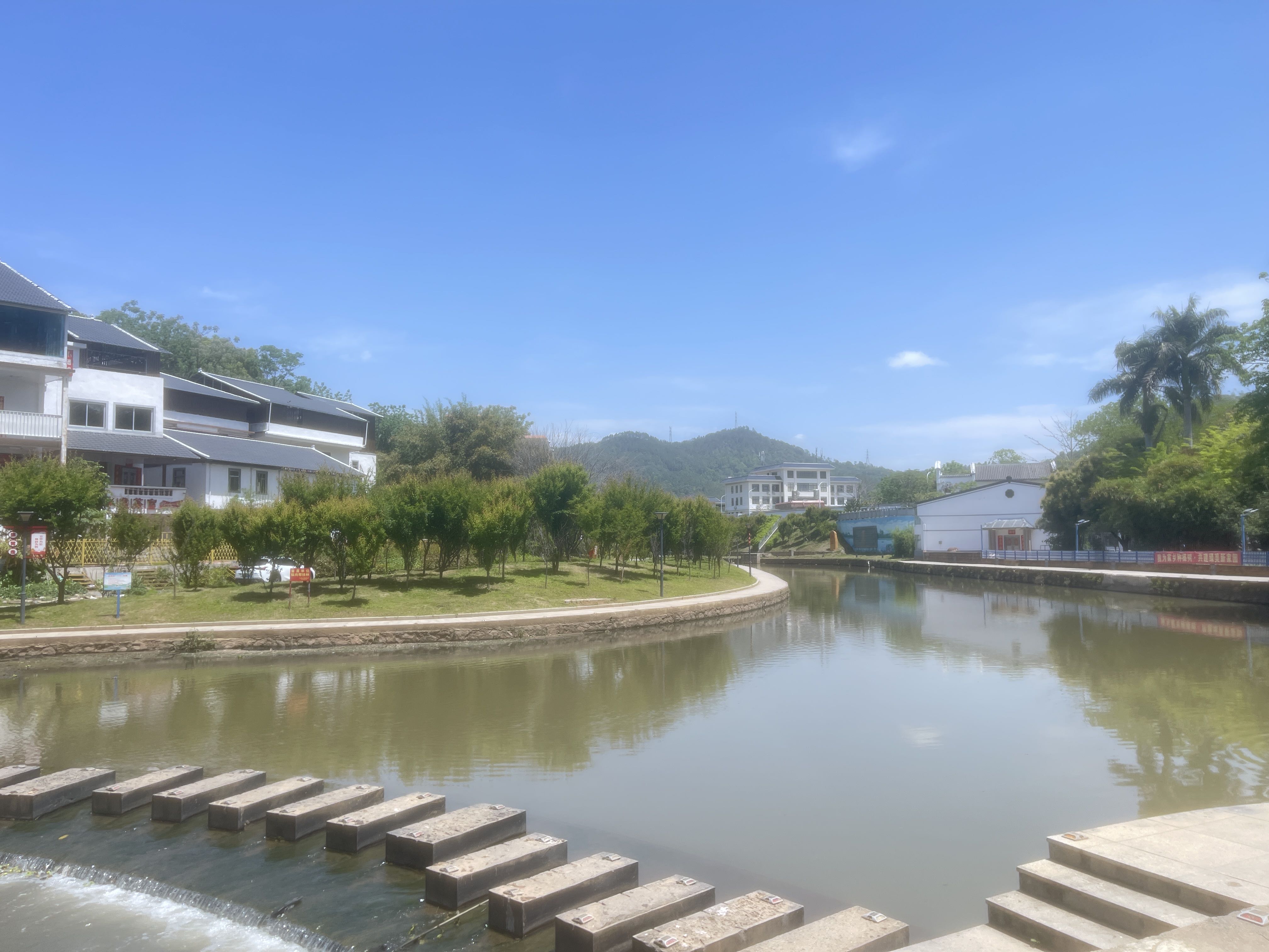 星云助手软件：隐秘旅行，五一假期的小众目的地探索与可持续实践指南
