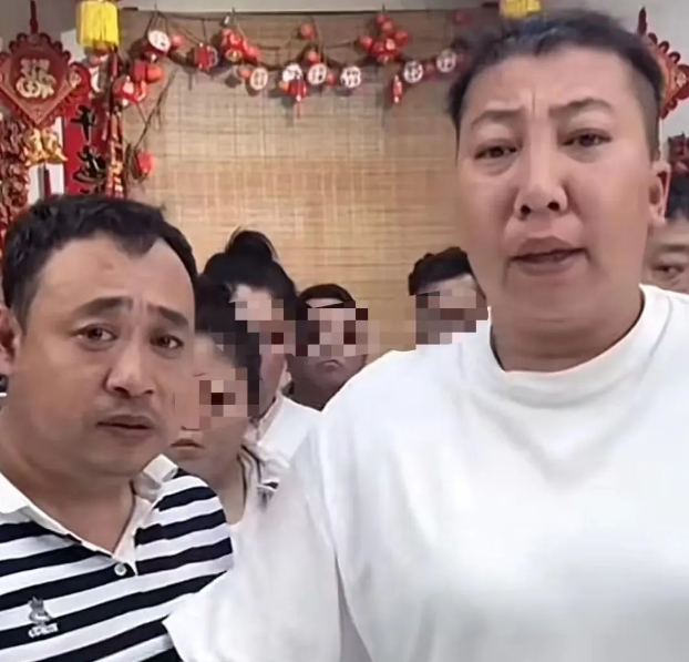 超单助手邀请码：东北雨姐重出江湖，换新形象做美食分享引发网友热议