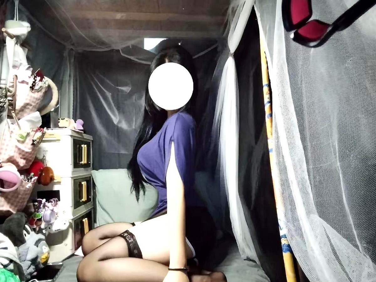 易出评：无须露脸，她凭借创意视频月入三万，揭示当代女孩的挣扎与选择