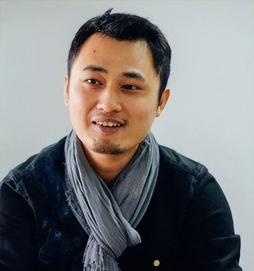 多多精灵：从月薪5000到亿万富豪，陈磊的漫画逆袭人生与历史启蒙之路