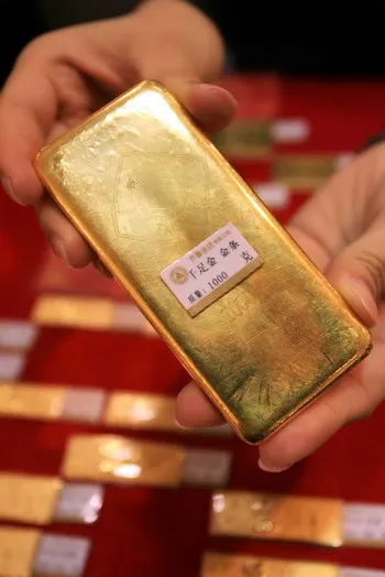 小C助手：金价暴涨引发的投资热潮，避险还是追高？普通人应如何理性参与？