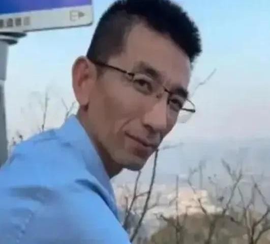 超评助手靠谱吗：东方甄选高管孙东旭动向引发热议，职场风波与新战略布局解析