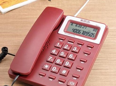 多多助手：中国手机覆盖率高于96%，为何发达国家仍依赖固定电话？探讨背后原因与习惯差异。