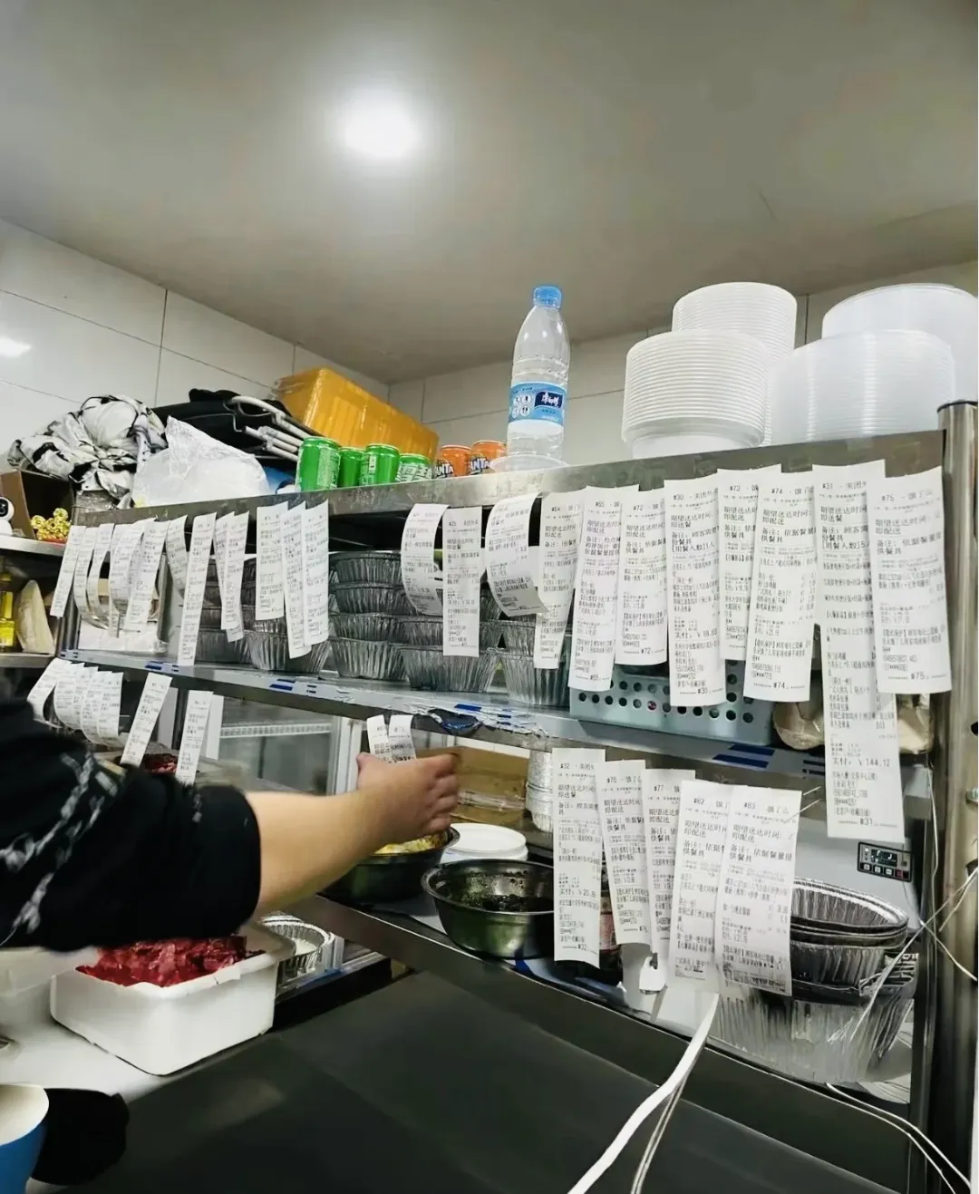 小Q助手网站：外卖行业三方博弈揭秘，平台、商家与骑手的困局与破局之道