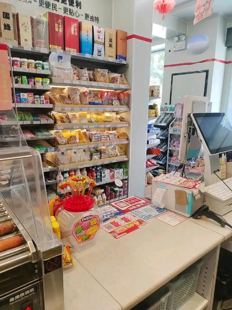 小G助手下载安装：郑州男子遭新房东砸门，法律原则“买卖不破租赁”引发的租赁纠纷