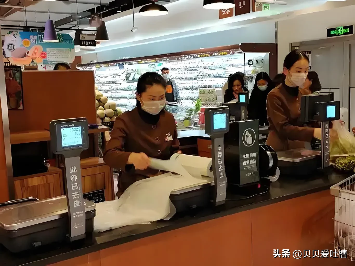 小Q助手官网：零售行业用工不规范问题，员工保障缺失亟待解决