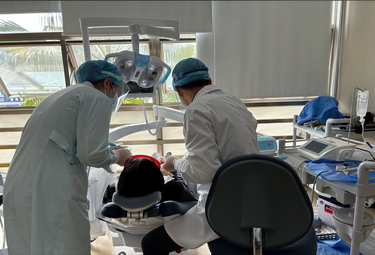 拼多多评价助手下载开团软件：牙科行业崩盘，暴利背后的教训与患者的无奈