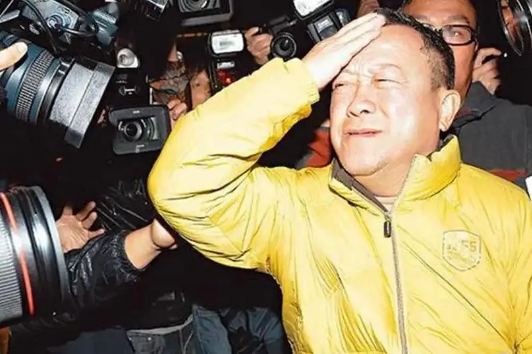 易评助手官网入口：曾志伟遭袭29针，娱乐圈震惊背后的真相与沉默