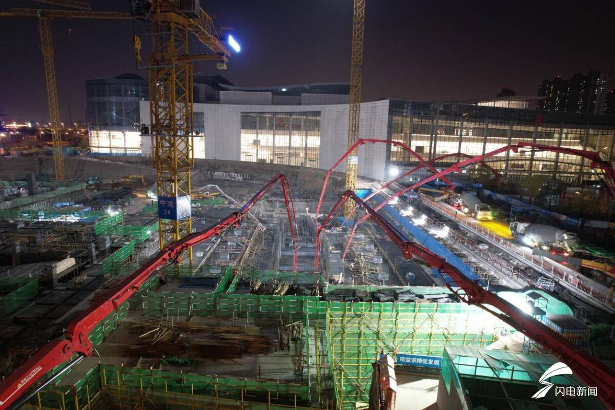 小Q助手:济南西部会展中心217米超高层筏板成功浇筑,标志项目全面推进 小Q助手:济南西部会展中心217米超高层筏板成功浇筑,标志项目全面推进