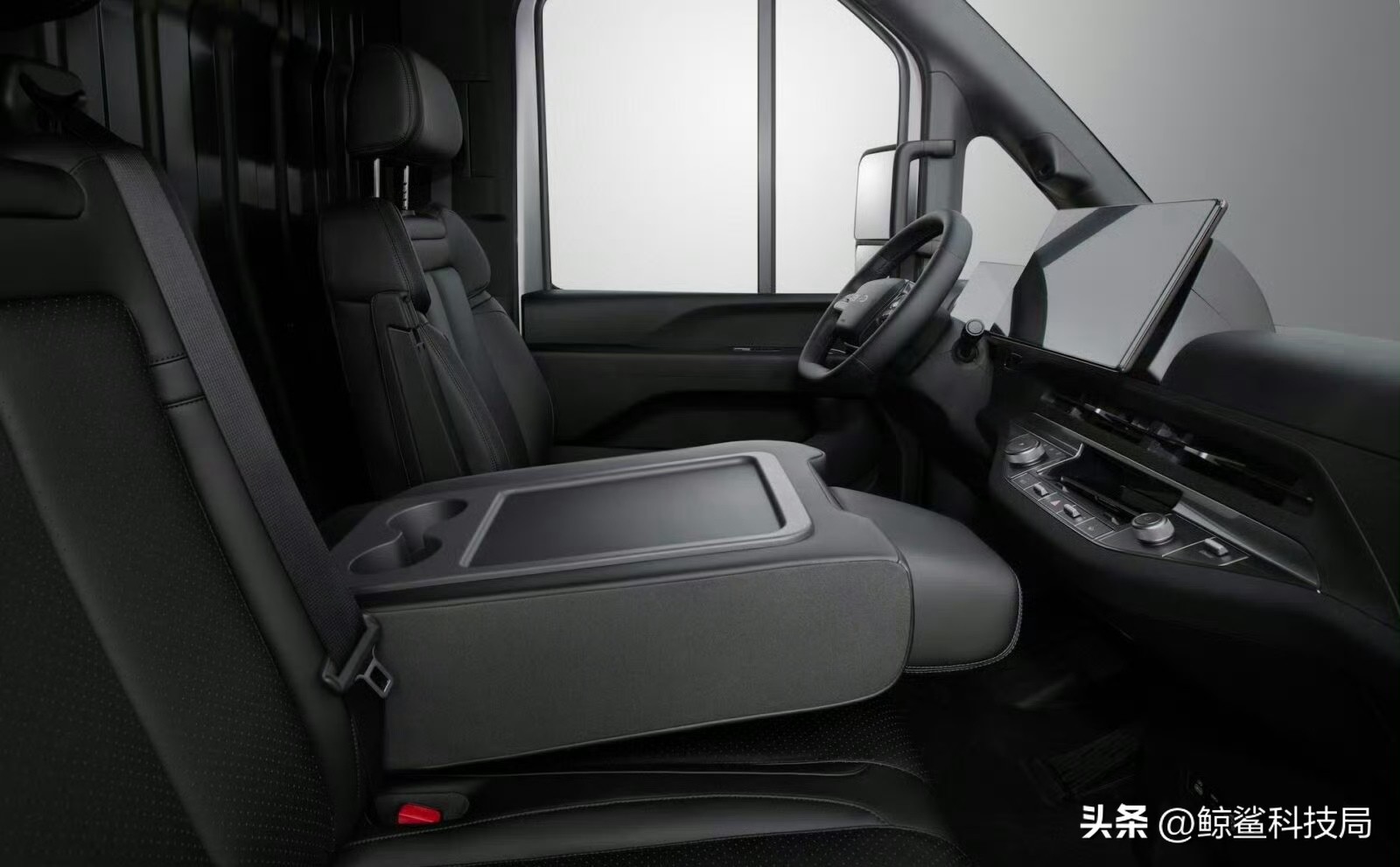 小评评助手:比亚迪E-Vali厢货车在欧洲获五星安全评级,精准切入零碳物流市场 小评评助手:比亚迪E-Vali厢货车在欧洲获五星安全评级,精准切入零碳物流市场