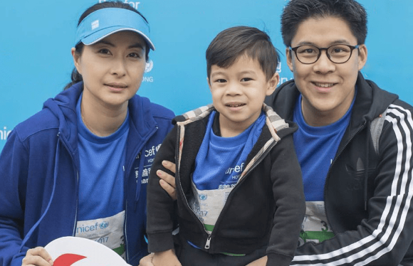 易出评下载安装:李彦宏与马东敏,不被标签束缚的真实爱情故事 易出评下载安装:李彦宏与马东敏,不被标签束缚的真实爱情故事