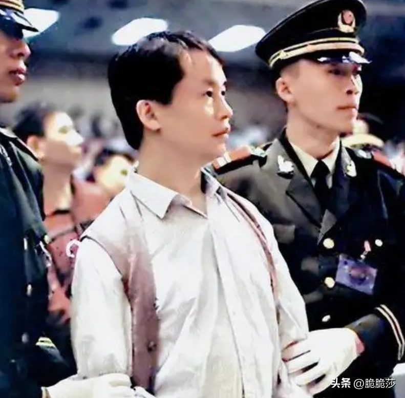 星评助手：赌王何鸿燊与蓝铧缨，澳门博彩帝国背后的传奇故事