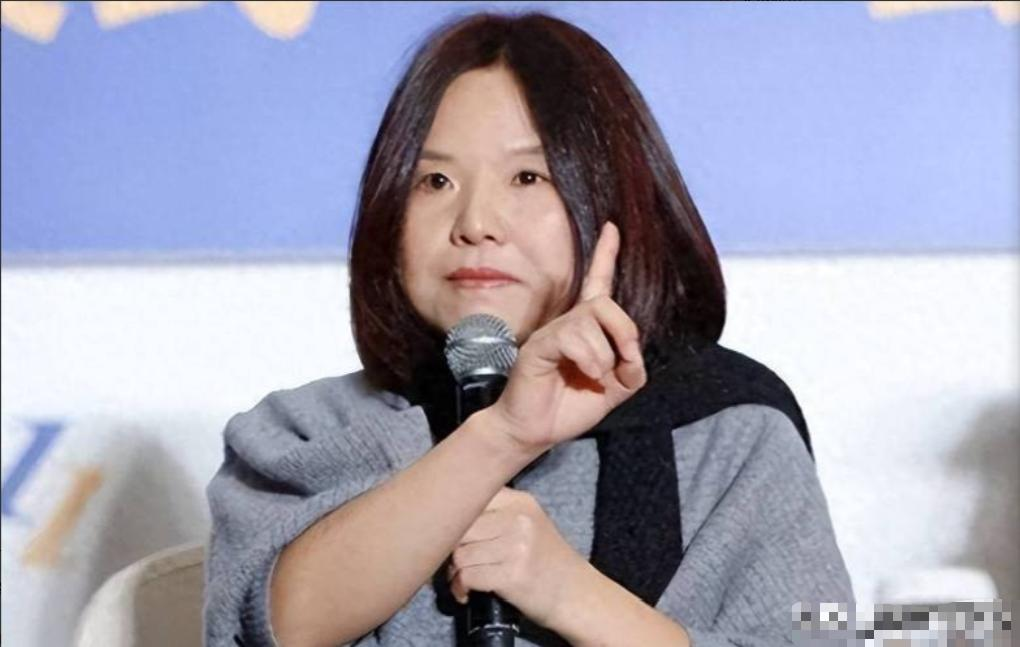 评分助手小号：女企业家何巧女，欠200亿债务却捐赠96亿，为何不还？