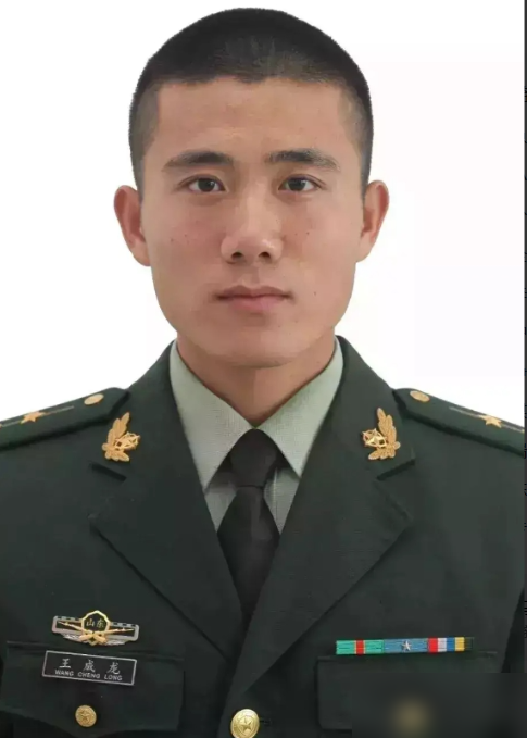 易评助手教程:五年磨砺成英雄,王成龙用坚持与信念照亮人生道路 易评助手教程:五年磨砺成英雄,王成龙用坚持与信念照亮人生道路